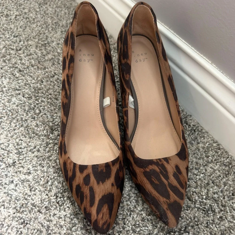 A New Day Leopard Print Pointed Toe Pumps Brown Cheetah Stiletto Heels 9.5